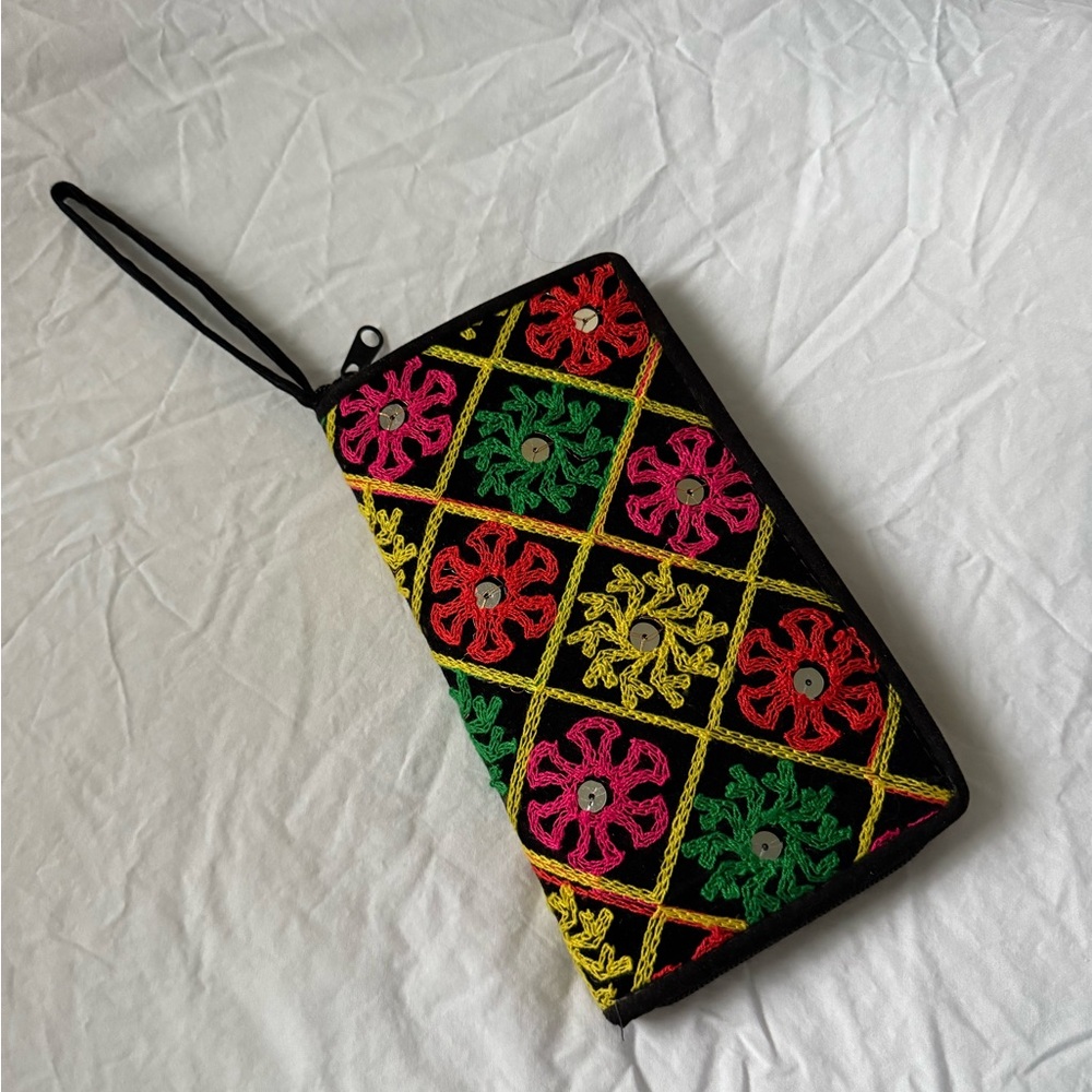 NEW Colorful Embroidered Women's Clutch
